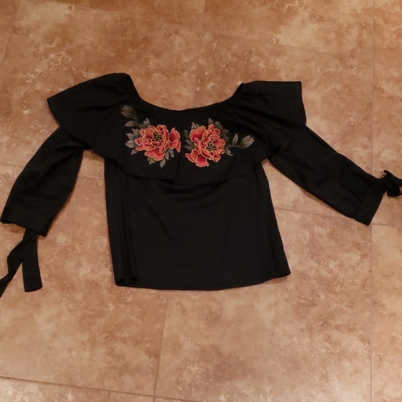 Tops - Navy blue flower off shoulder shirts size small